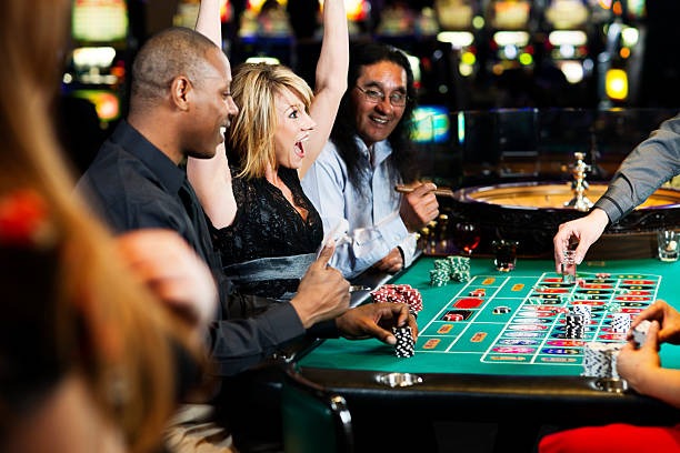 Lucky Neko card ranking chart displayed on casino table screen